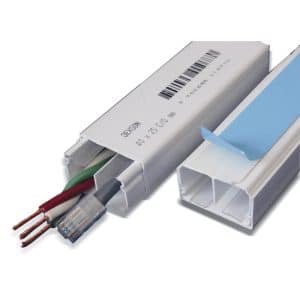 Canaleta Plástica Blanca 40x25 mm – Con adhesivo, con división – Dexson